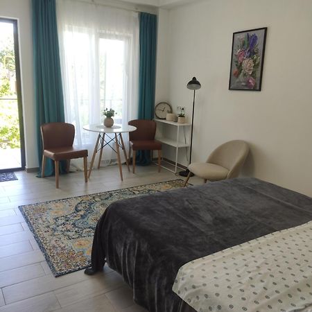 Family Нotel Banuri Kutaisi Luaran gambar
