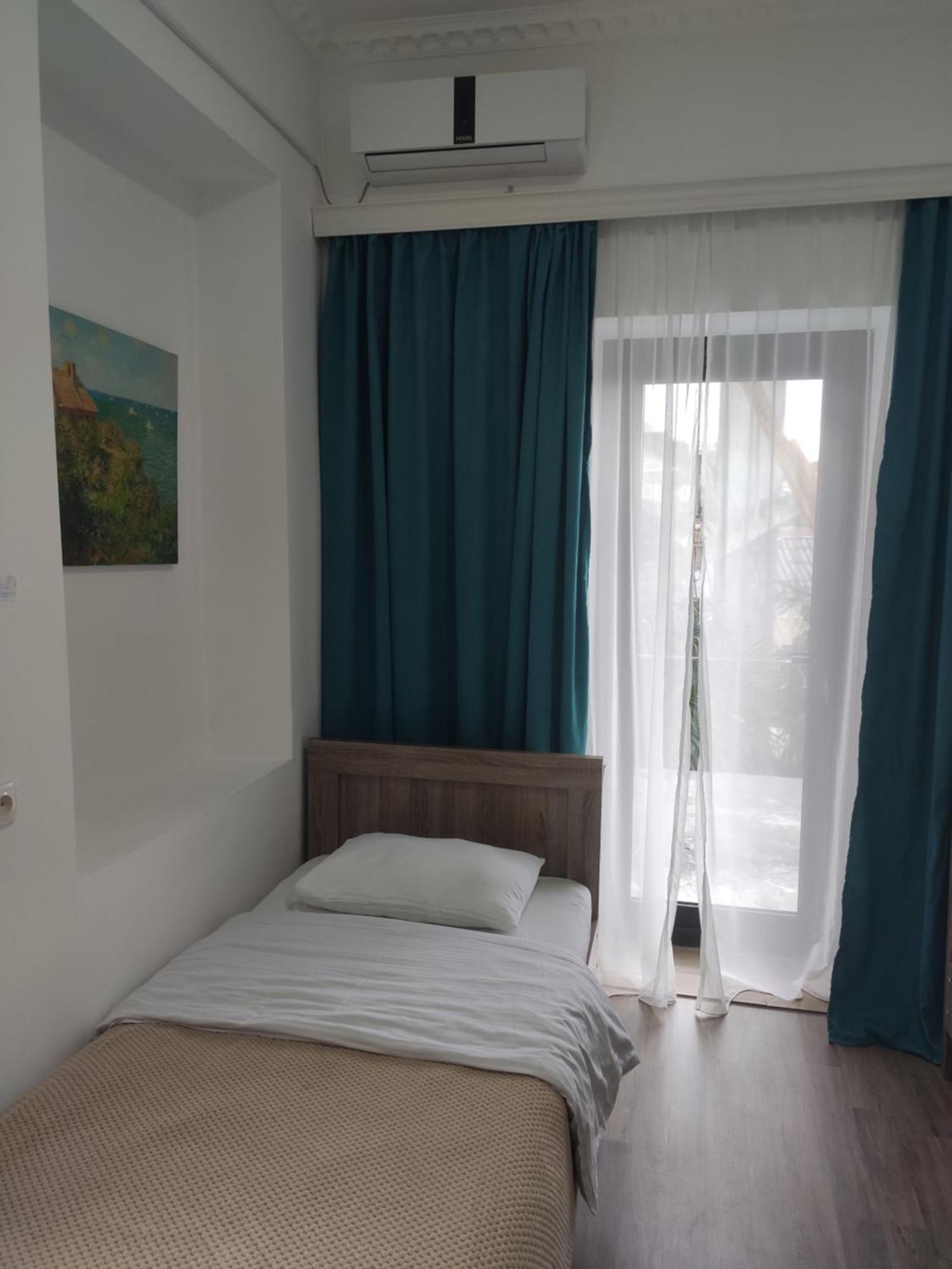 Family Нotel Banuri Kutaisi Luaran gambar